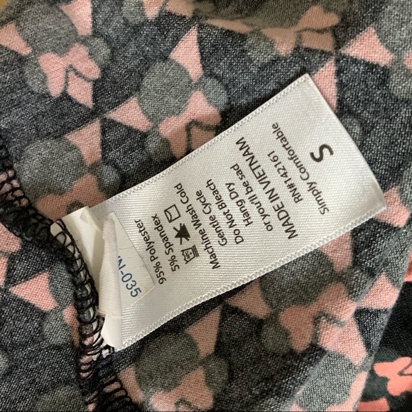 Lularoe Minnie Mouse Print Classic T-shirt Size S - Picture 6 of 8